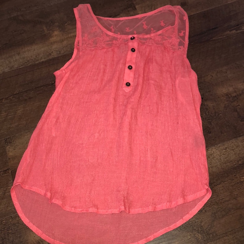 Pretty Sleeveless Blouse